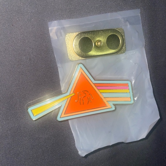 Drunk elephant pin - Picture 1 of 8